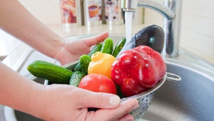 washing fruits and vegetables as a preventive measure against parasites